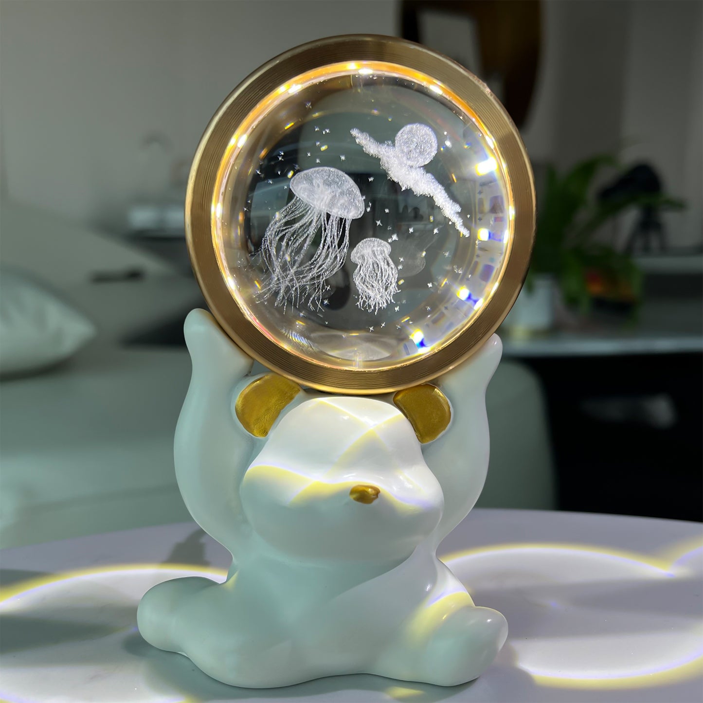 3D Jellyfish Crystal Ball,Figurine Night Light with LED Light, Bear Holding Decoration,5.1in Tall,Rotating Crystal Ball,Fancy Gift,Room Decor,Birthday,Valentine's Day, Mother's Day